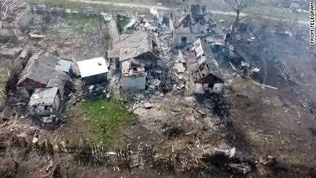Drohnenaufnahmen zeigen, wie Russen eine ukrainische Stadt in einer wilden Schlacht zerstörten