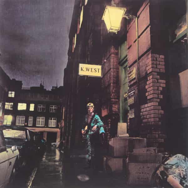 David Bowie posierte unter dem K. West-Schild in der Heddon Street, London, für das Cover seines Ziggy Stardust-Albums von 1972.