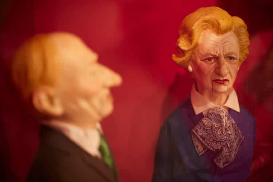 Neil Kinnocks und Margaret Thatchers Spitting Image-Puppen.