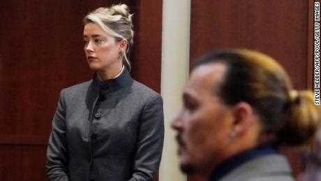 Amber Heard und Johnny Depp am Montag vor Gericht