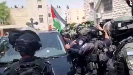 Die israelische Polizei wird die 'Ereignisse'  rund um die Beerdigung des palästinensischen Journalisten: Minister  