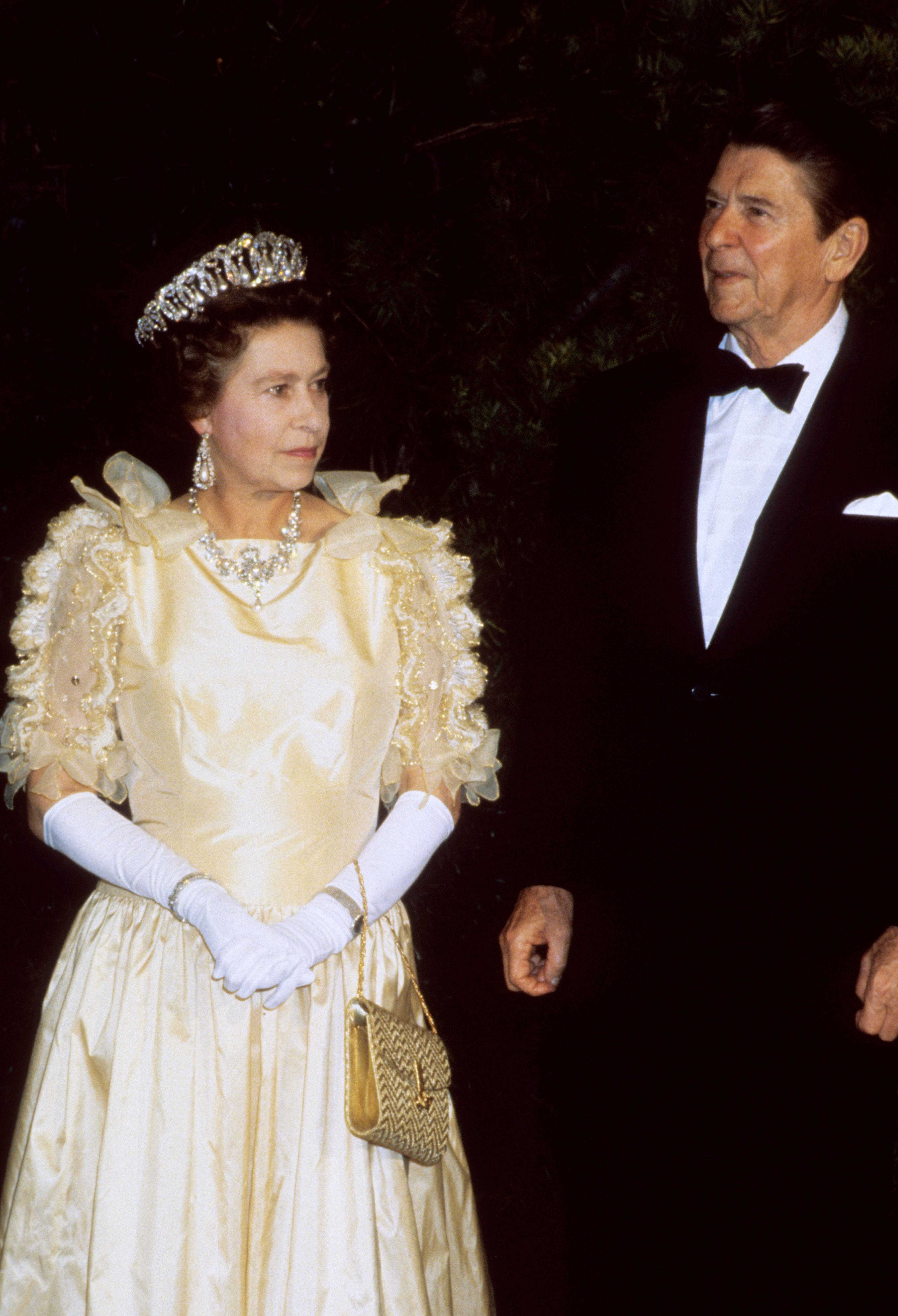 Queen Elizabeth und Ronald Raegan