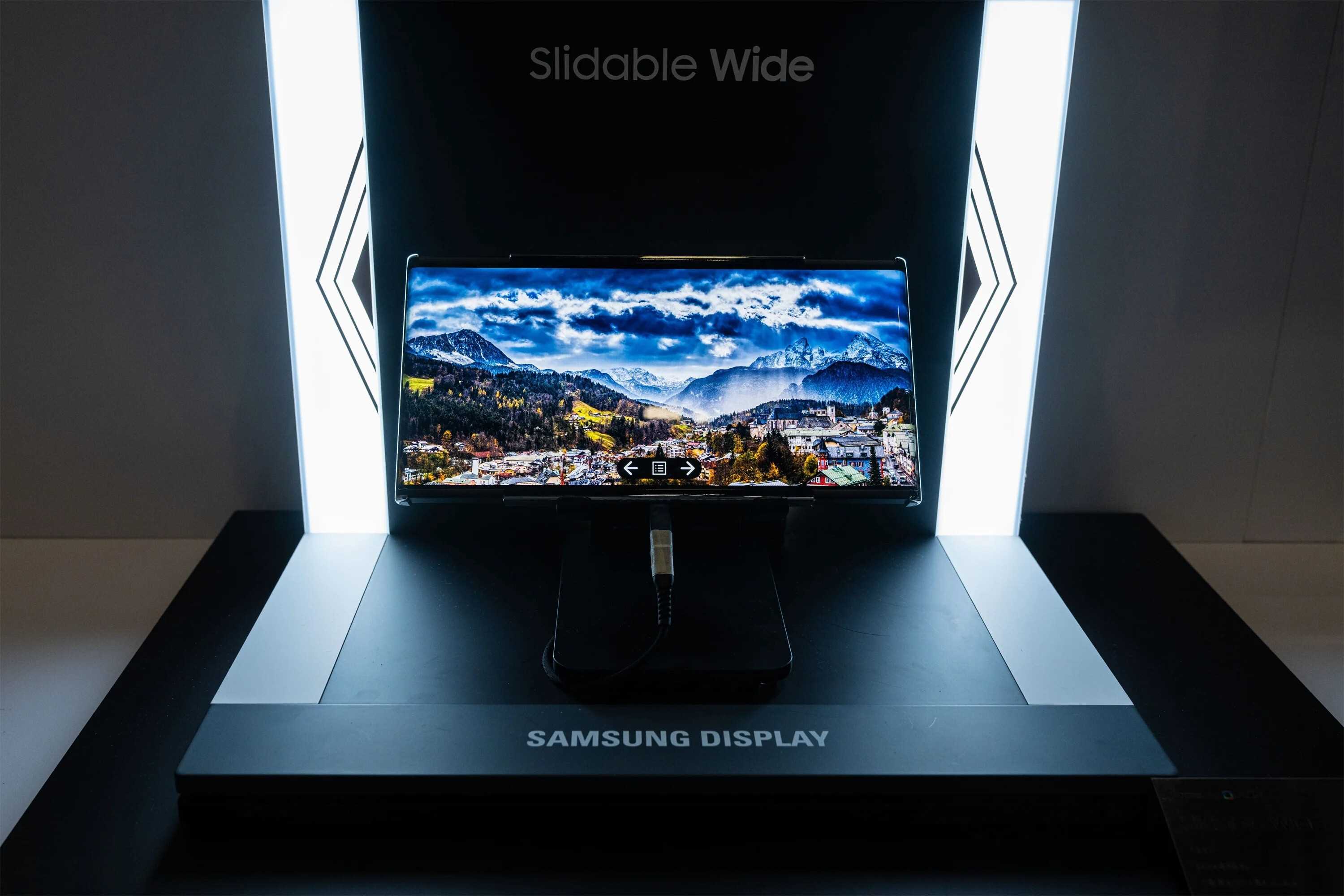 Samsungs 8"-12" Flex-Slide-Prototypengerät – Samsung zeigt wilde dreifach faltbare Geräte und ein 8"-12" Vertical Slider auf der Display Week 2022