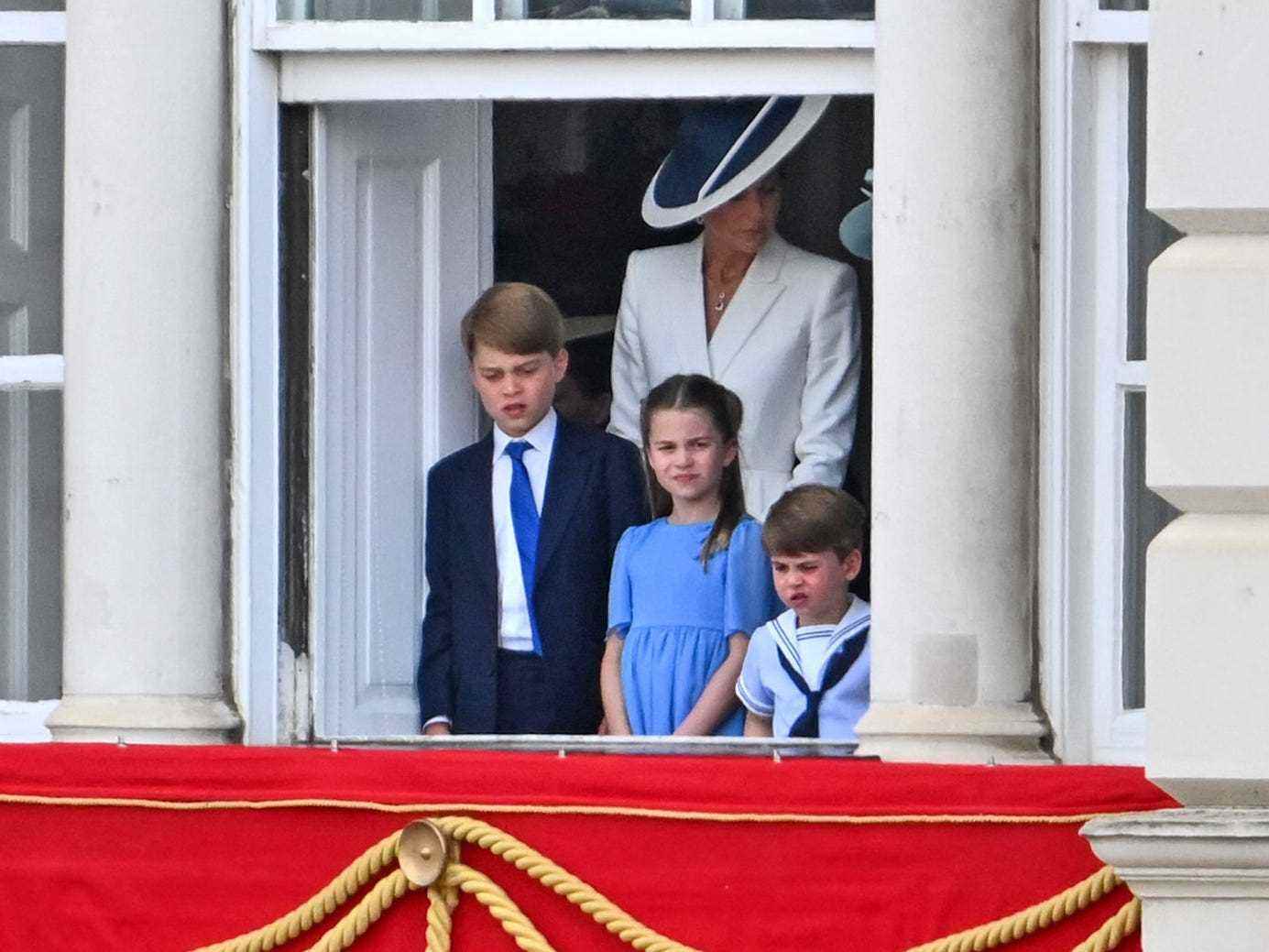 Prinz George, Prinzessin Charlotte und Prinz Louis nehmen an Trooping the Colour 2022 teil.