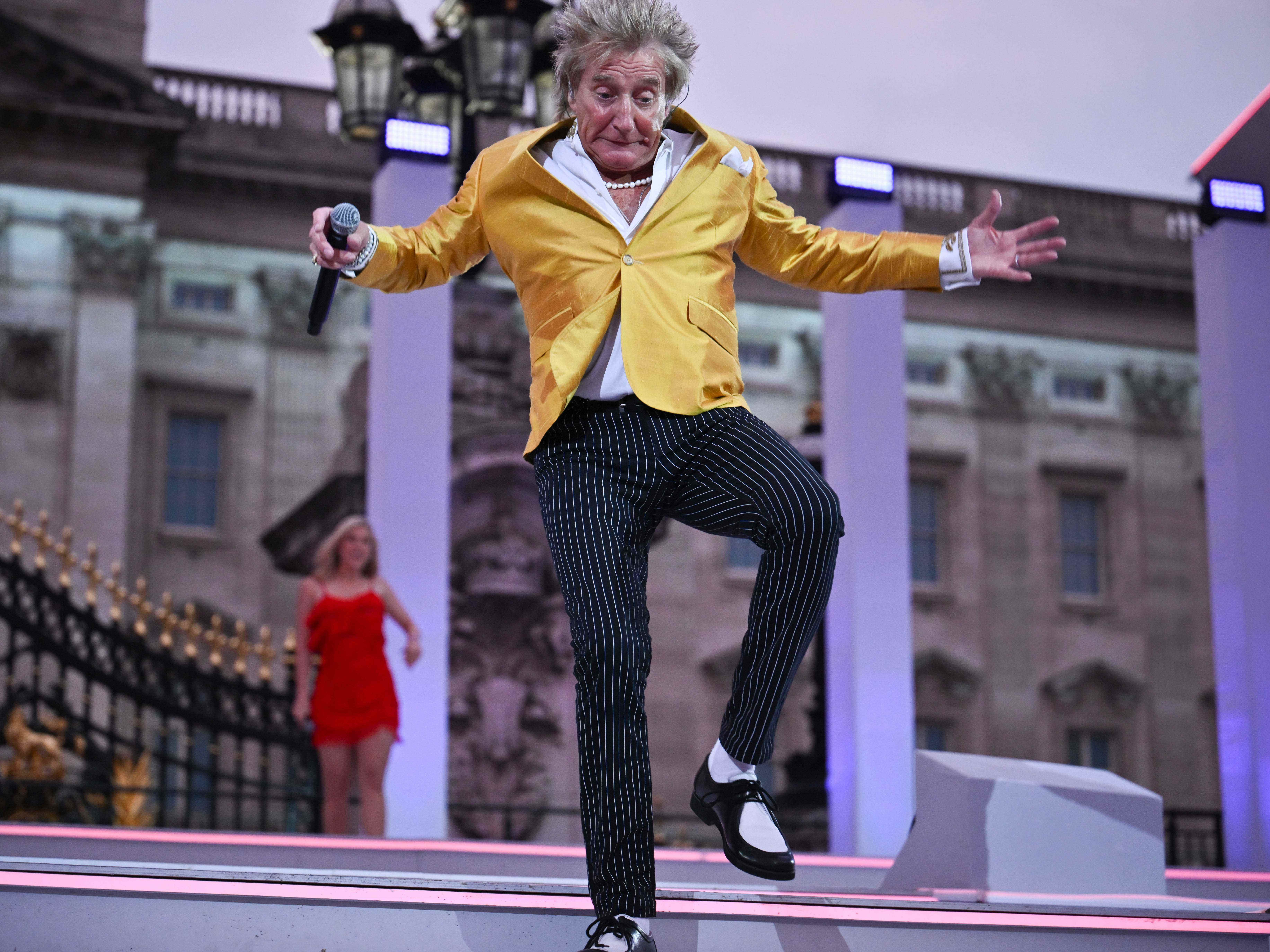 Sir Rod Stewart auf der Bühne während der Platinum Party im Palast vor dem Buckingham Palace am 4. Juni 2022 in London, England.