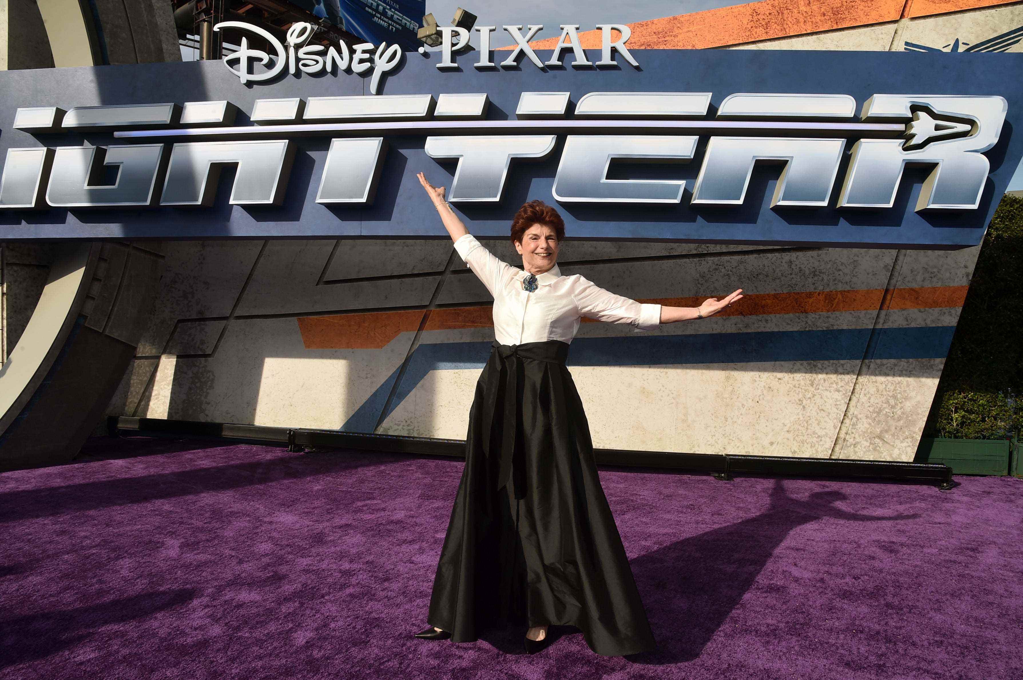 Mary McDonald-Lewis besucht die Weltpremiere von Disney und Pixars Spielfilm „Lightyear“ am 08. Juni 2022 im El Capitan Theatre in Hollywood, Kalifornien. Der Film startet am 17. Juni 2022 in den US-Kinos.