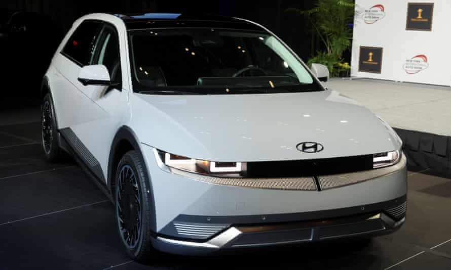 Ein Bild, das den Hyundai Ioniq 5 zeigt, der 2022 als Weltauto des Jahres ausgezeichnet wurde.