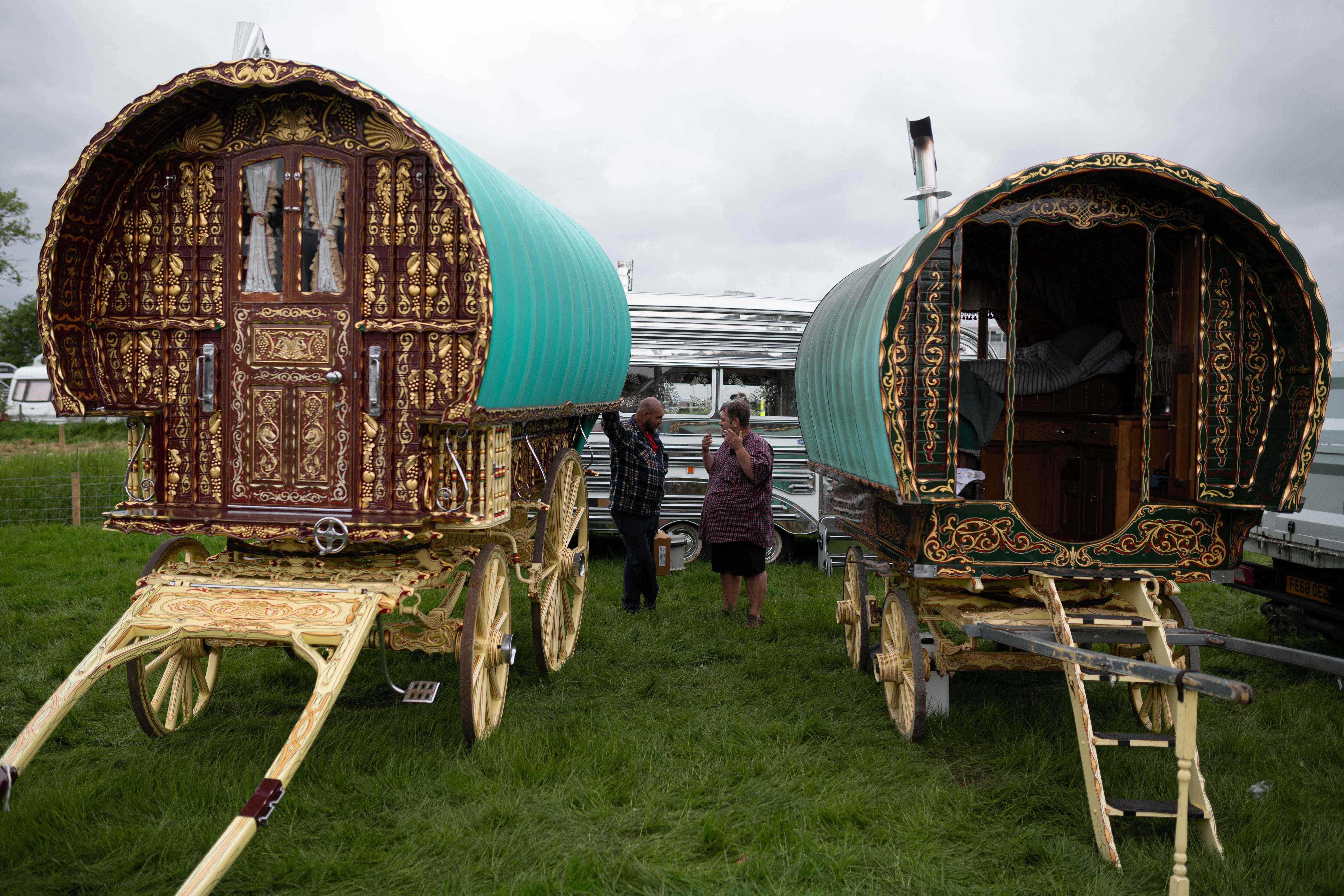 Bugwagen am ersten Tag der jährlichen Appleby Horse Fair in der Stadt Appleby-in-Westmorland im Nordwesten Englands am 9. Juni 2022.