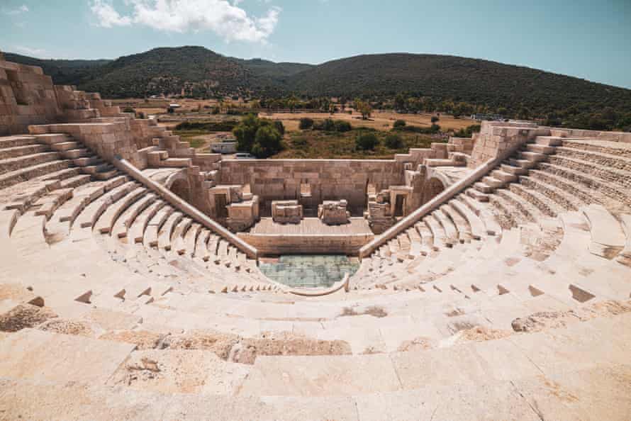 Ruinen der antiken lykischen Stadt Patara;  Amphitheater und die Versammlungshalle.