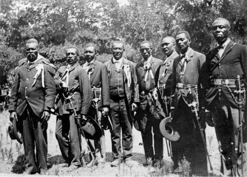 Gruppe von Männern in Bürgerkriegsuniformen, wahrscheinlich für eine Nachstellung des Einzugs der Union in Galveston.