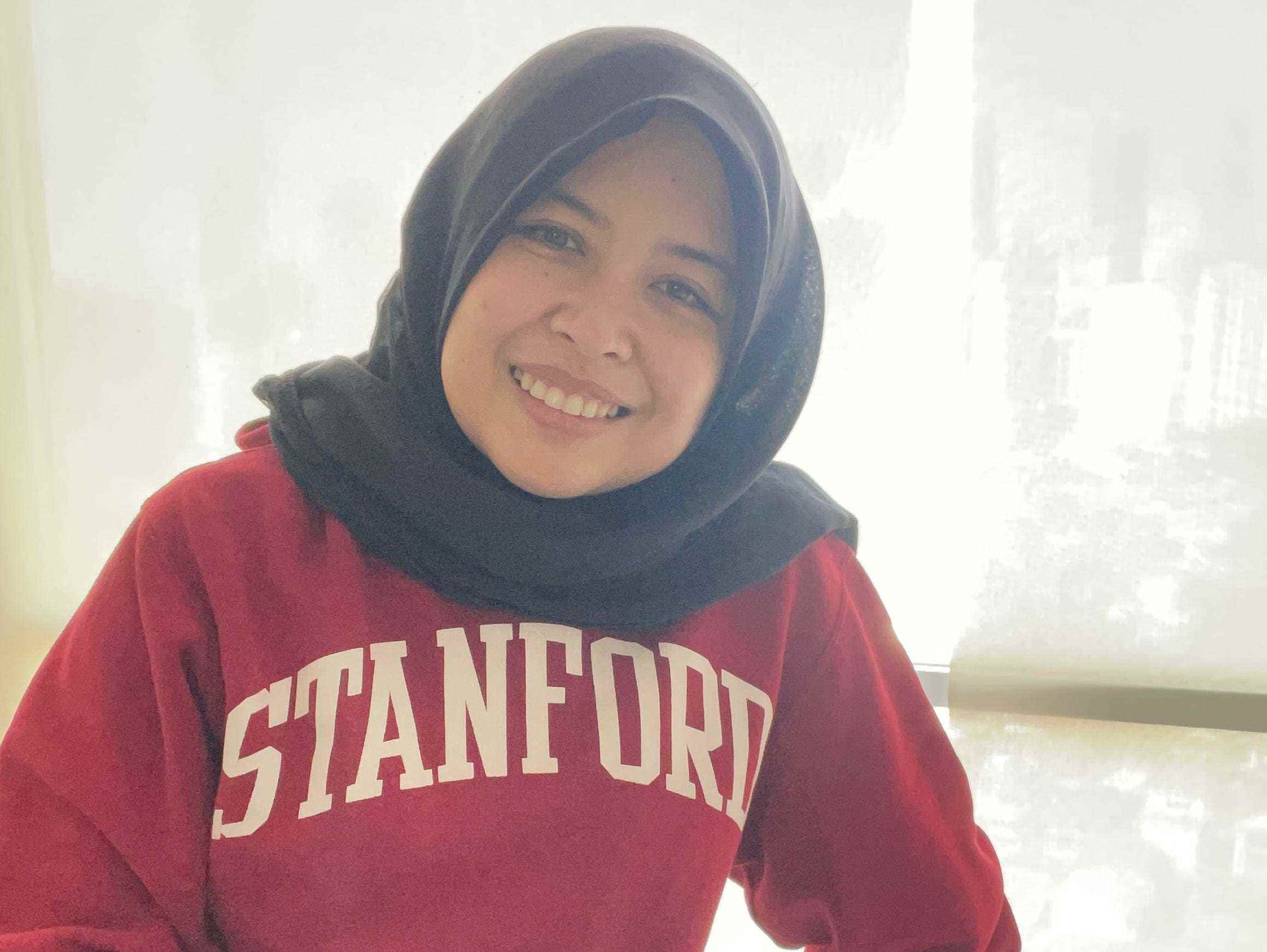 Atiqah Nadiah Zailani, eine Malaysierin, die die Bachelor- und Graduiertenprogramme von Stanford absolviert hat.