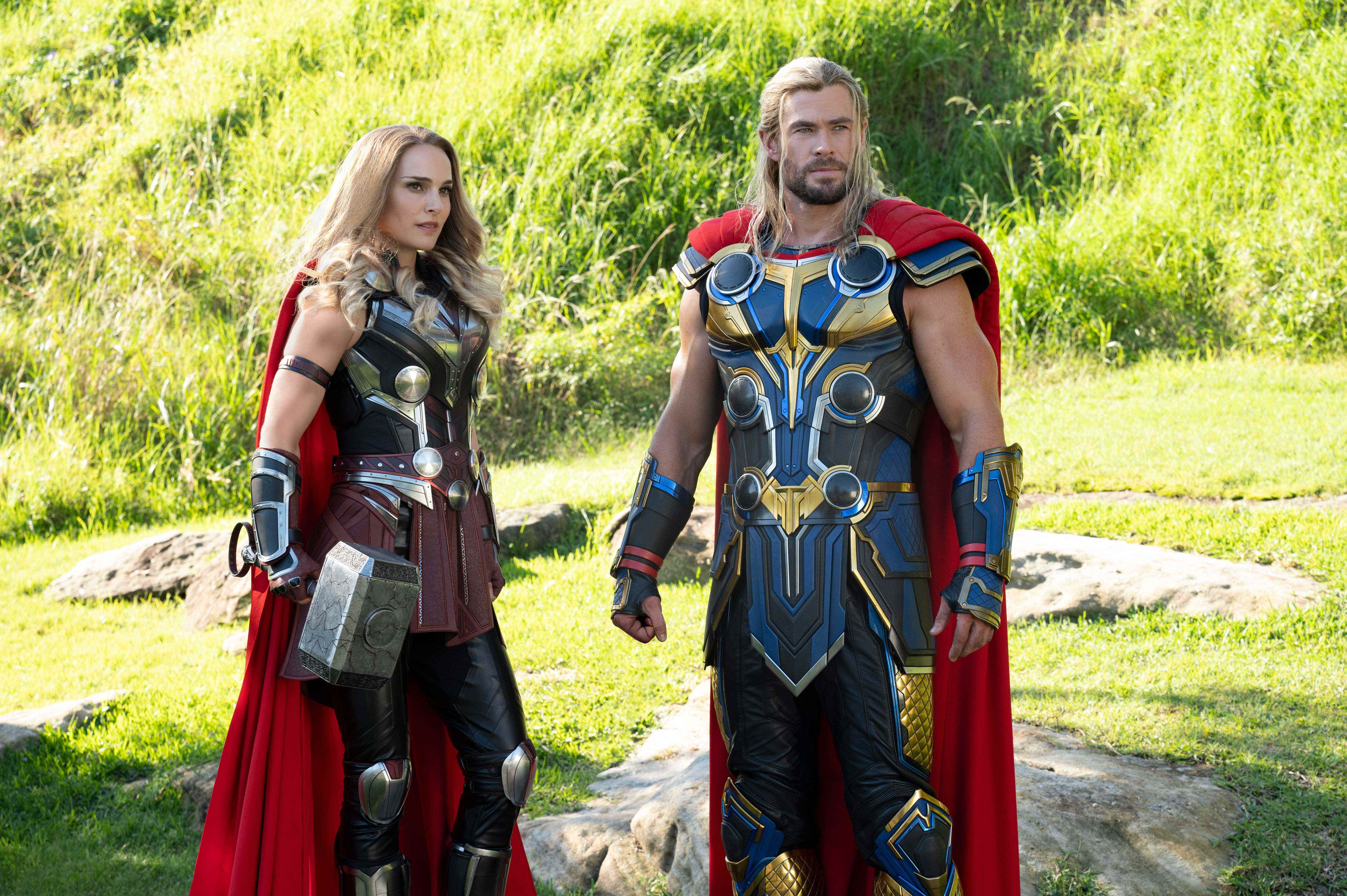 Jane Foster und Thor in „Thor: Liebe und Donner“.