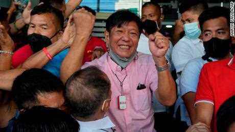 Wer ist "Bongbong"  Marcos Jr. und warum sind einige Filipinos nervös wegen der Rückkehr seiner Familie?