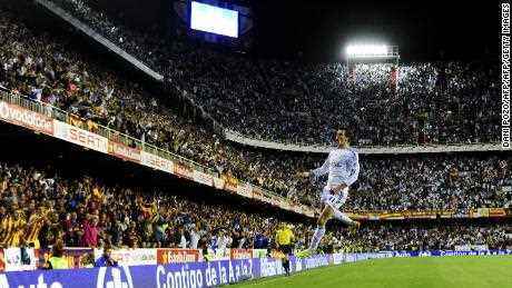Bale feiert nach seinem Treffer im spanischen Copa del Rey-Finale gegen Barcelona im Jahr 2014.