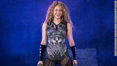 Shakira sagt, sie sei von taschenraubenden Wildschweinen angegriffen worden