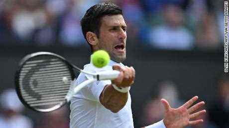 Novak Djokovic fährt mit einem komfortablen Sieg gegen Miomir Kecmanovic in die vierte Runde von Wimbledon