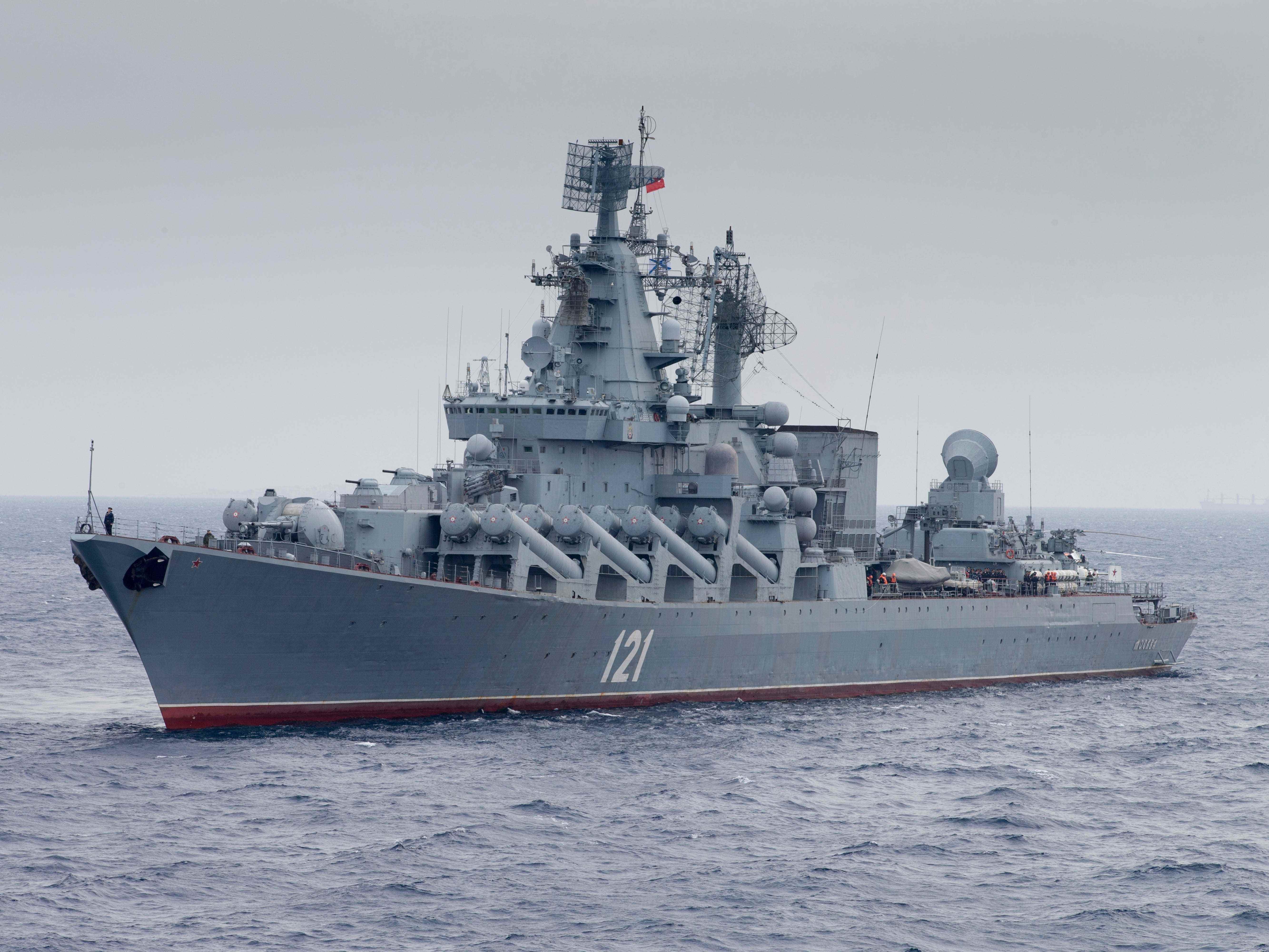Der russische Raketenkreuzer Moskva im Mittelmeer