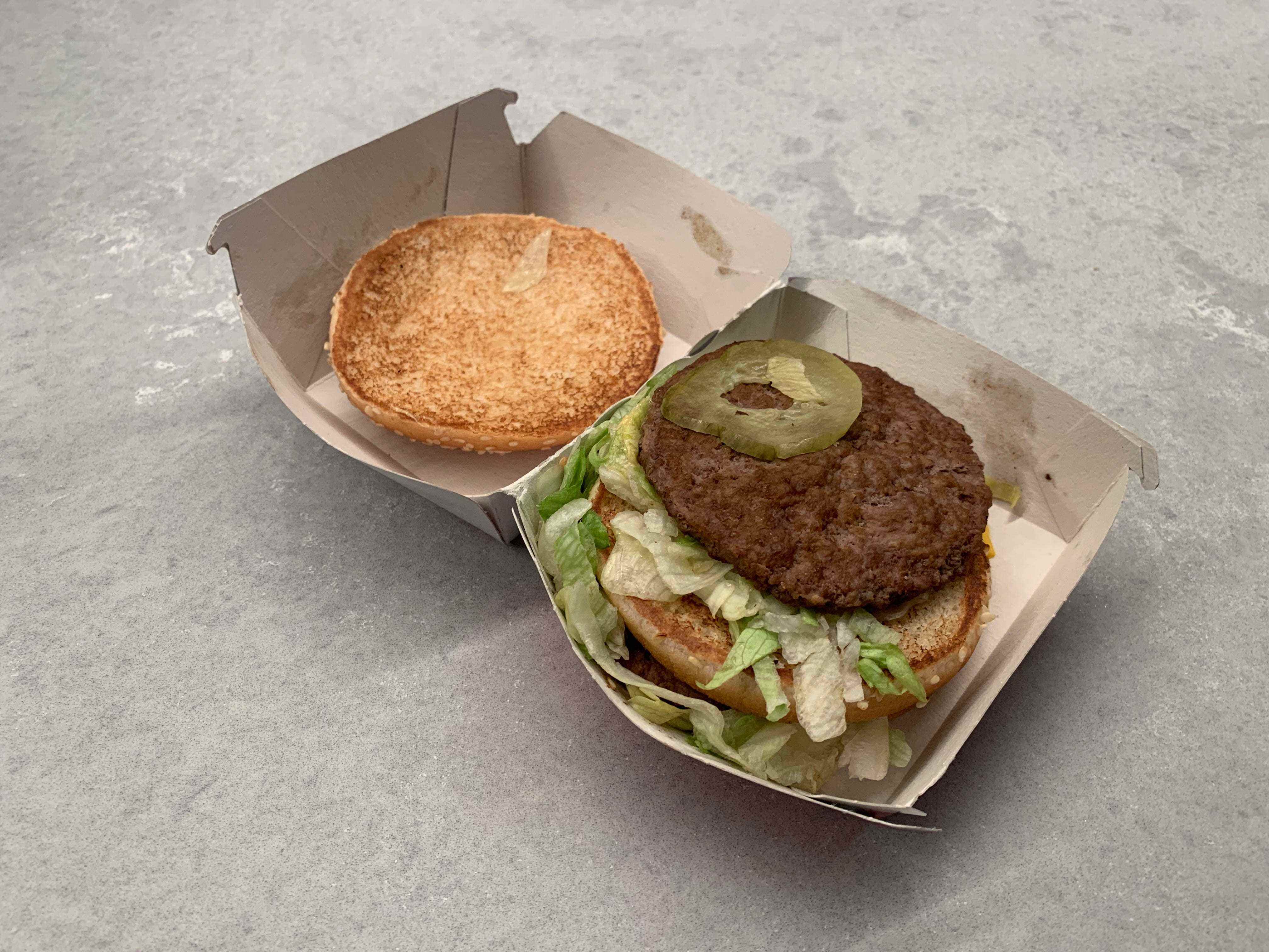 Ein Big Mac bestellt bei McDonald's in London, UK.