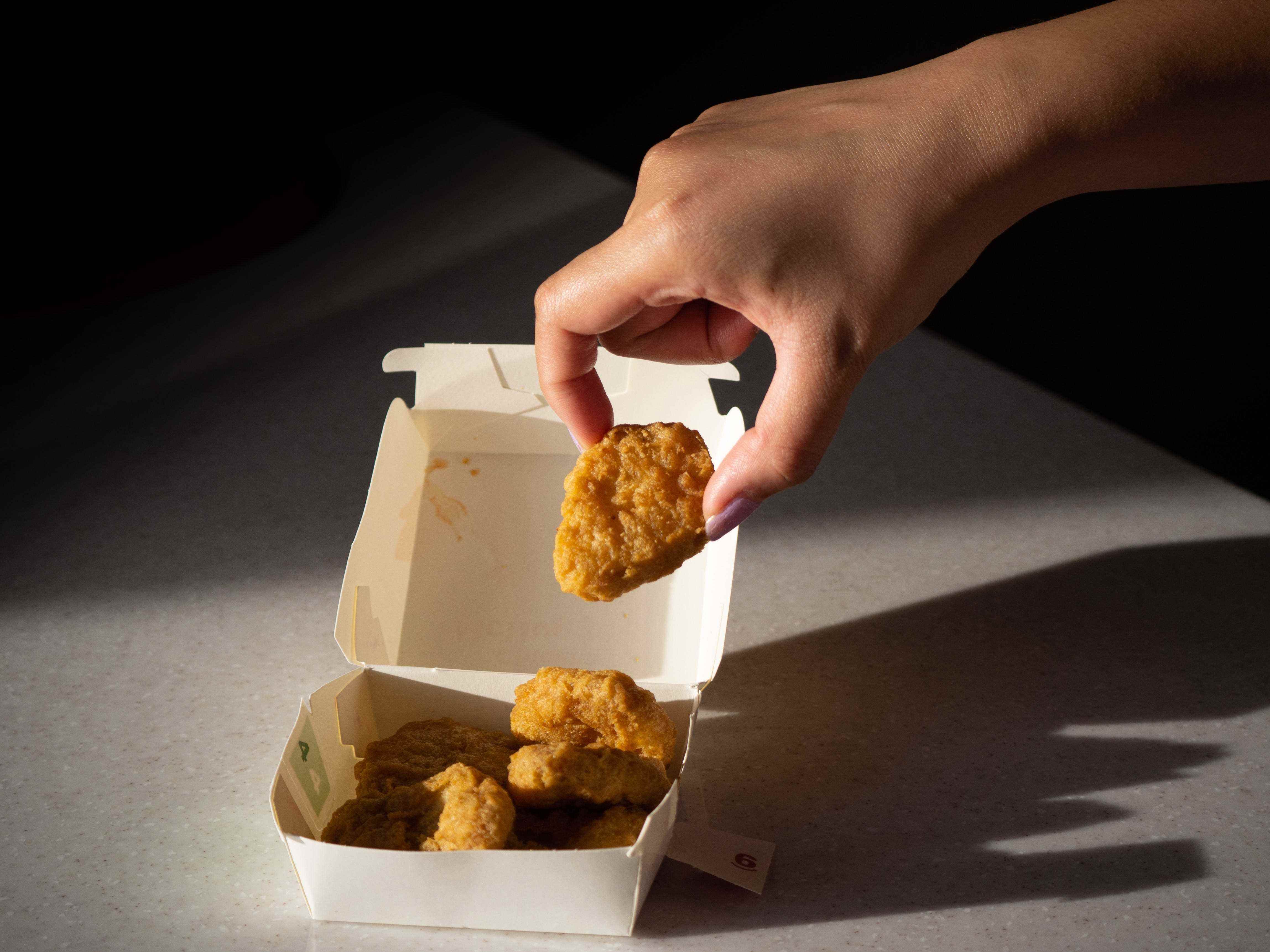 Singapur 6-teilige Nuggets bei McDonald's.