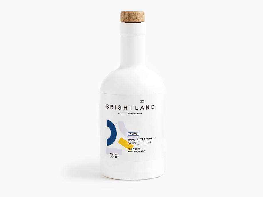 Eine Flasche Olivenöl von Brightland.