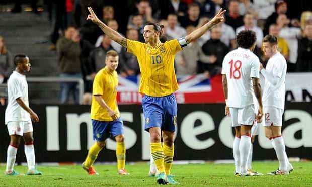Der Schwede Zlatan Ibrahimovic feiert sein Tor gegen England und begleicht damit eine der vielen Rechnungen, die seine Karriere vorantreiben.