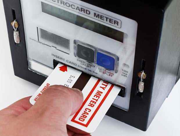 Aufladen eines nutzungsabhängigen Guthabenzählers für elektrische digitale Prepaid-Karten.