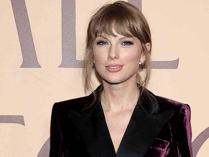 Taylor Swift besucht die allzu gut Premiere in New York City