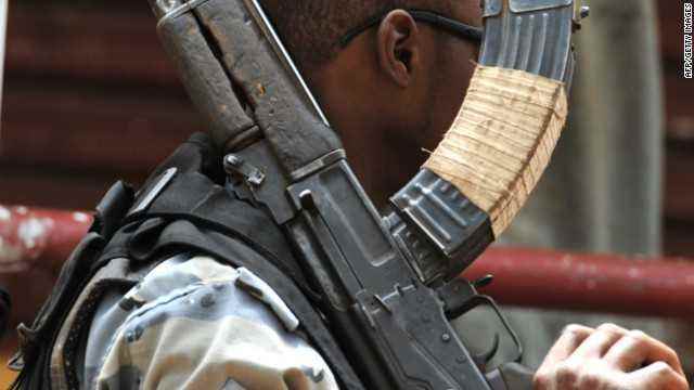 Schüsse auf Hauptmilitärbasis von Mali gehört, Einwohner vermuten militanten Angriff