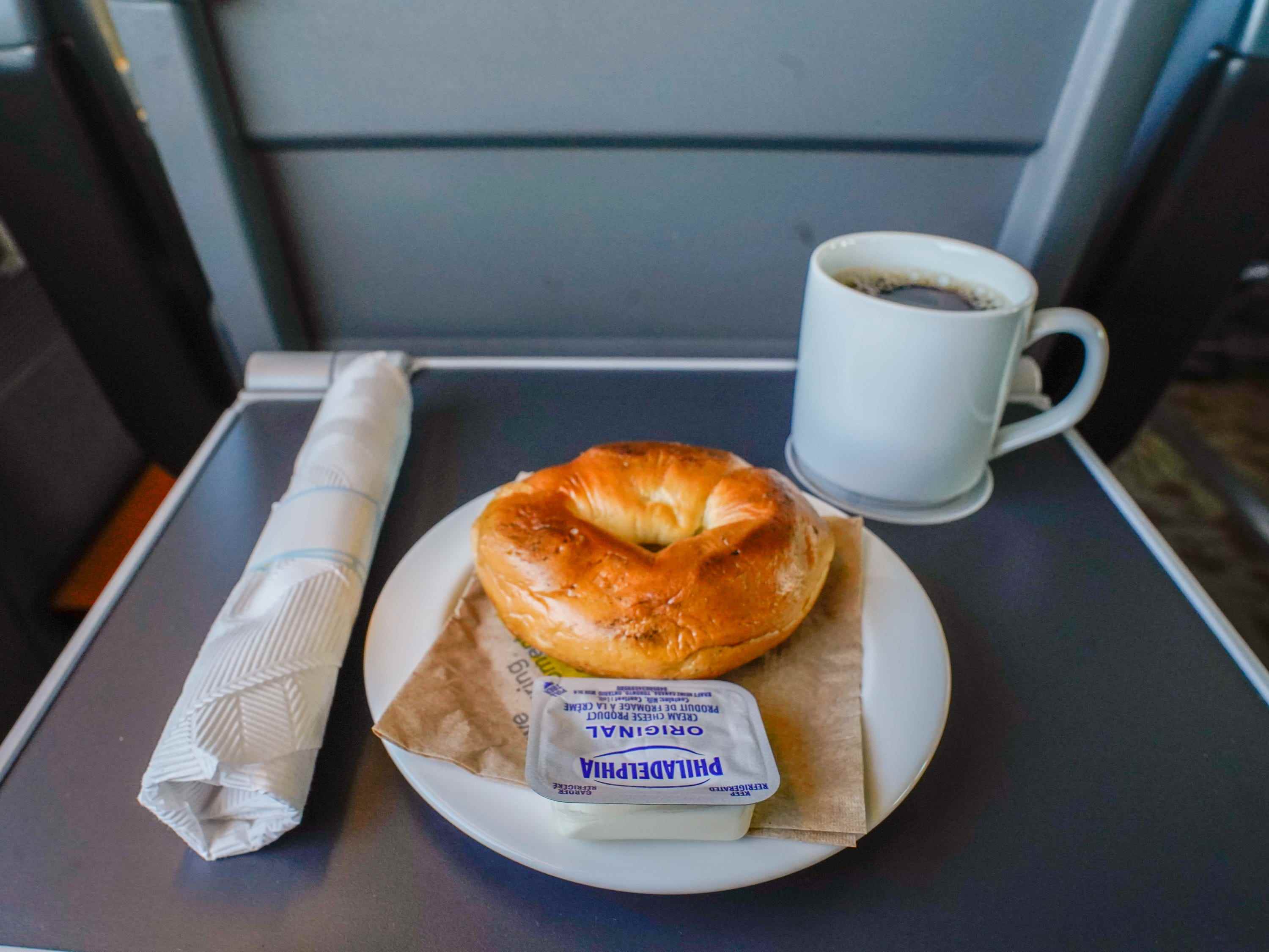 Das Frühstück des Autors im Zug
