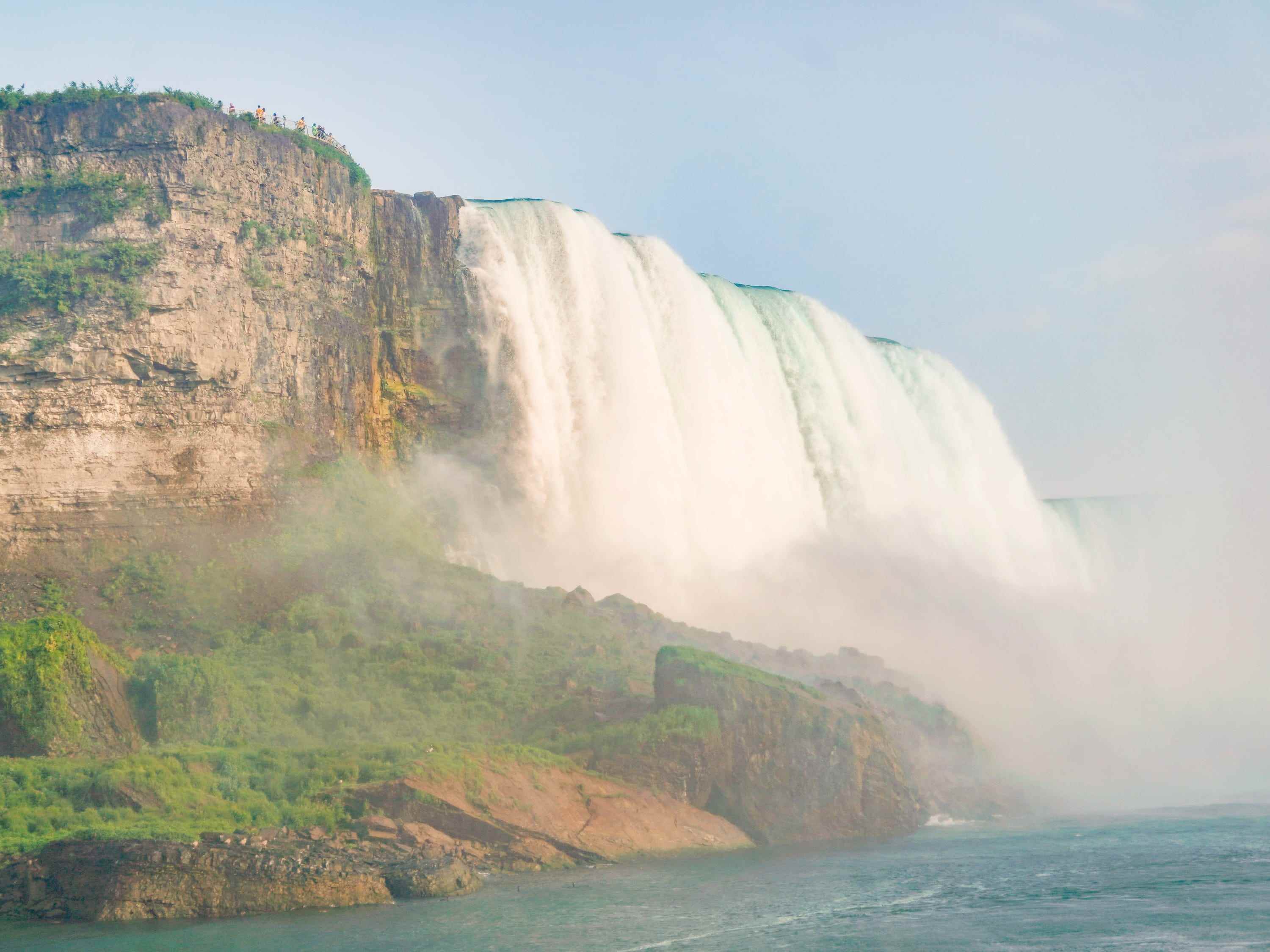 Nahaufnahme von American Falls an den Niagarafällen