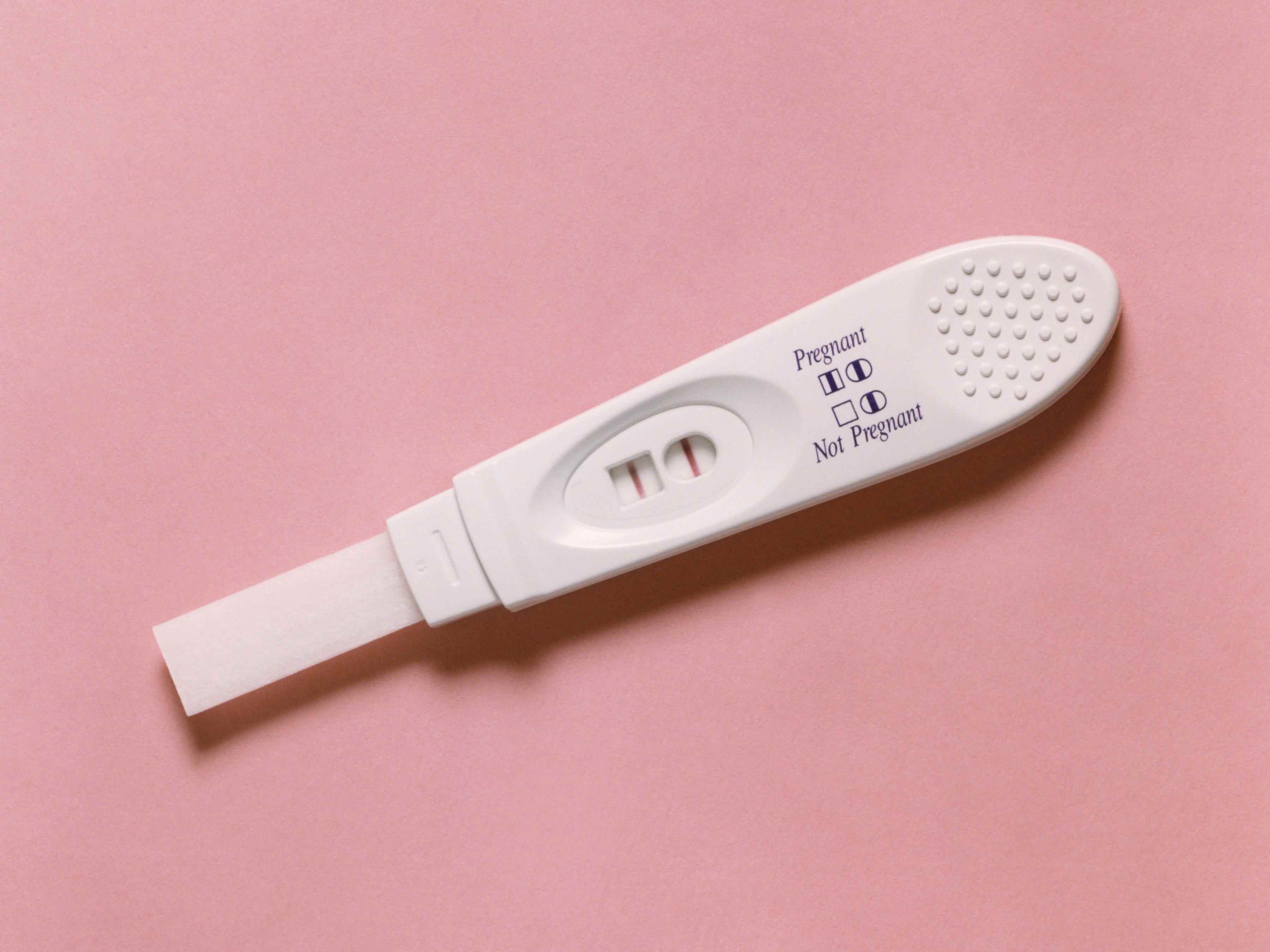 Ein positiver Schwangerschaftstest