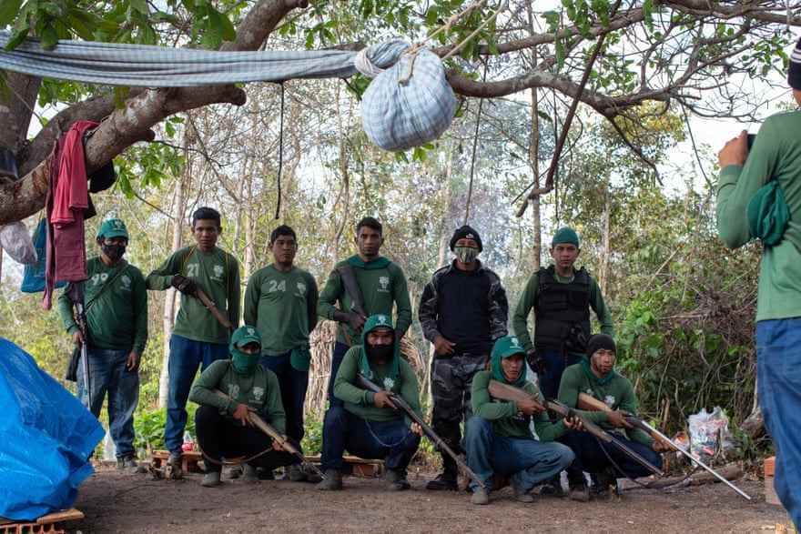 Die Forest Guardians bereiten sich auf eine neue Mission vor, um gegen illegale Holzfäller vorzugehen, die im Gebiet von Araribóia operieren