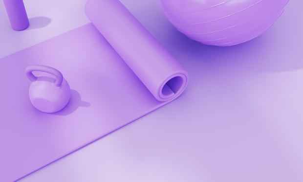 Blockige violette Versionen von Gewichten, einer Yogamatte und einem Balanceball