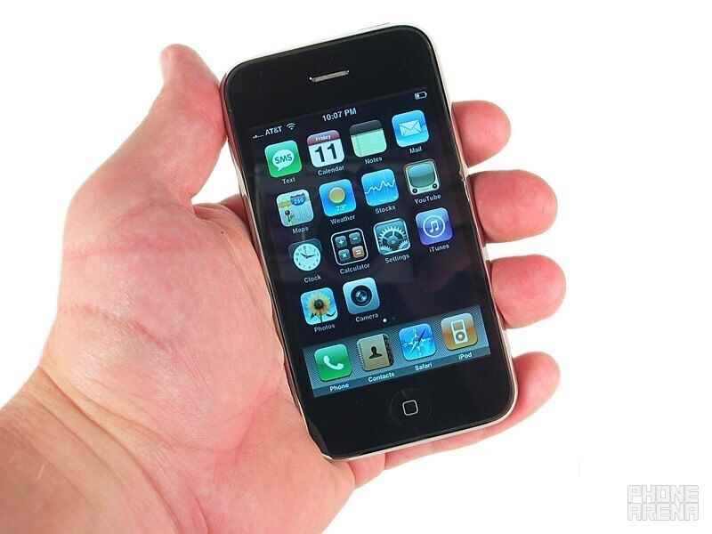 iPhone 3G - iPhone 14 Pro Max Plus Ultra Mega… Hat Apples kindisches Namensschema diesen Trend ausgelöst?