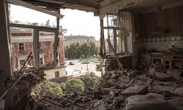 Eine ausgebombte Wohnung in Marhanets, Ukraine, nach Streiks russischer Streitkräfte in diesem Monat