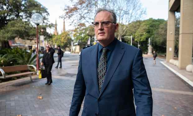 Hedley Thomas vor dem Obersten Gerichtshof von NSW im Juni 2022 während des Prozesses gegen Chris Dawson.