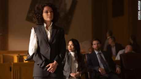 Tatiana Maslany als Jennifer Walters beschäftigt sich in „She-Hulk: Attorney At Law“ mit dem Leben als Single-Profi mit Superkräften.