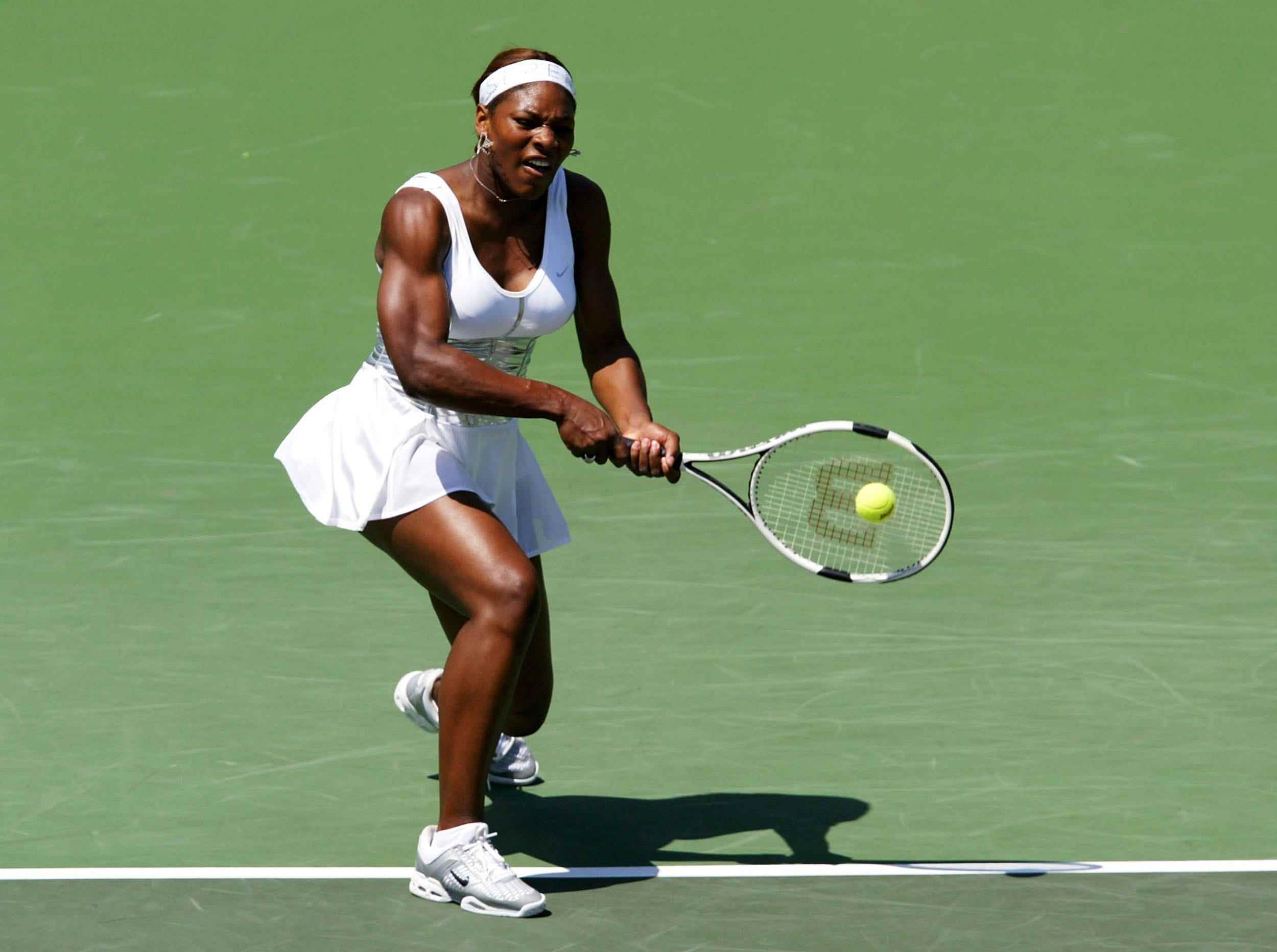 Serena Williams nimmt an den Nasdaq-100 Open 2004 in Miami, Florida, teil.