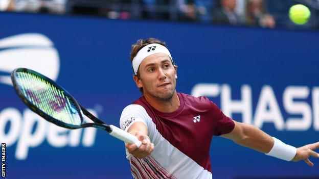 Casper Ruud kehrt im Halbfinale der US Open im Herren-Einzel 2022 in New York gegen Karen Khachanov zurück