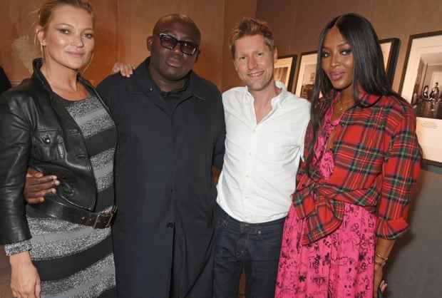 Enninful mit Kate Moss, Designer Christopher Bailey und Naomi Campbell im Jahr 2017.