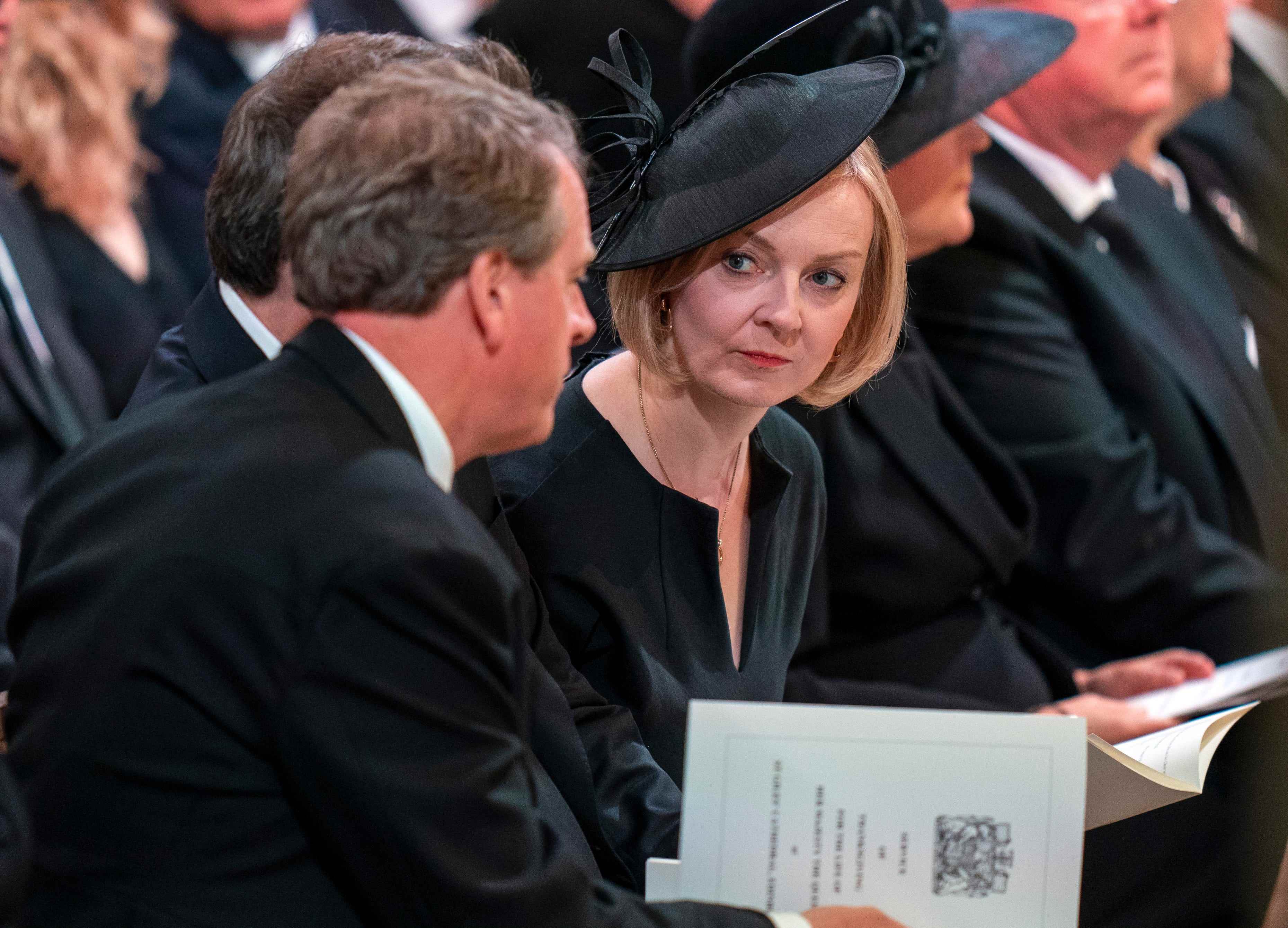 Die britische Premierministerin Liz Truss vor Beginn der Trauerfeier für Queen Elizabeth II