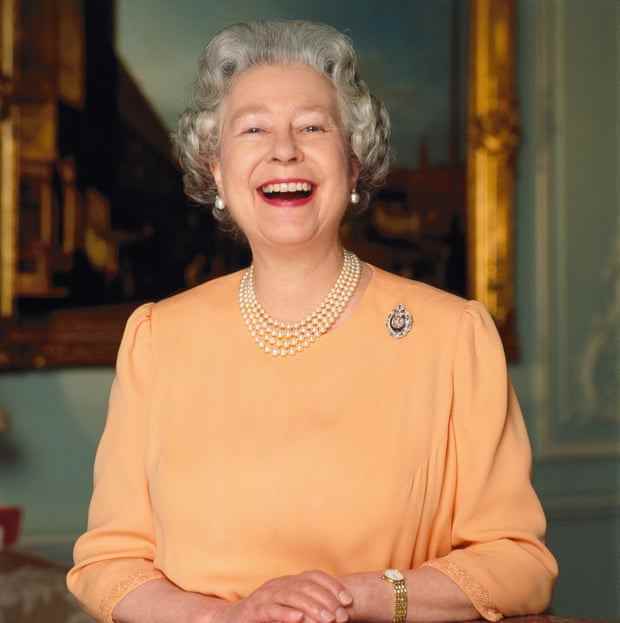 Die britische Monarchin HM Queen Elizabeth II, abgebildet im Februar 1996.