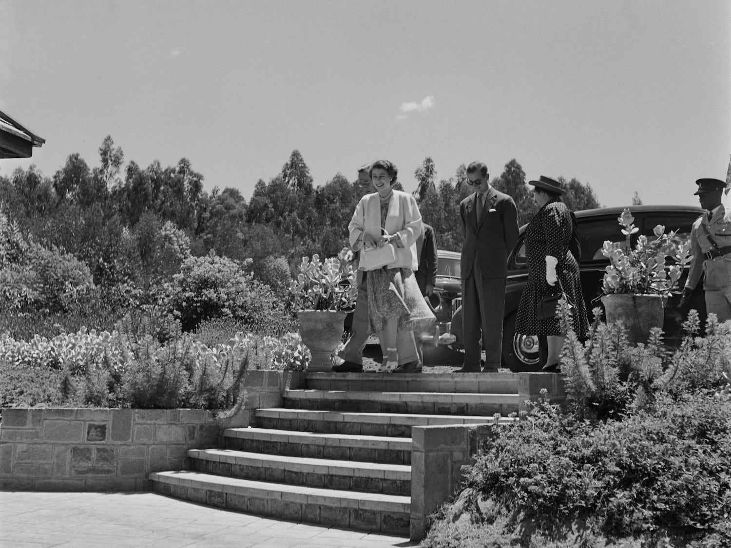Prinzessin Elizabeth und Prinz Philip kommen am 5. Februar 1952 in Nyeri County, Kenia, an.