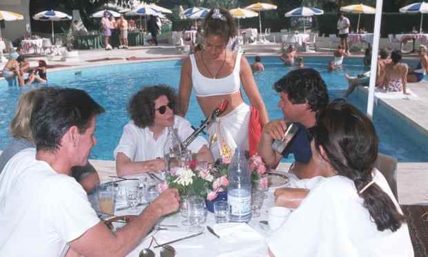 Calvin Klein, Fran Lebowitz, Kelly Klein und Jann Wenner auf der Party zum 70. Geburtstag von Malcolm Forbes im Jahr 1989.