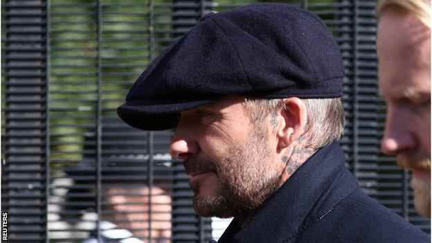 David Beckham verlässt die Westminster Hall, nachdem er der Königin Tribut gezollt hat