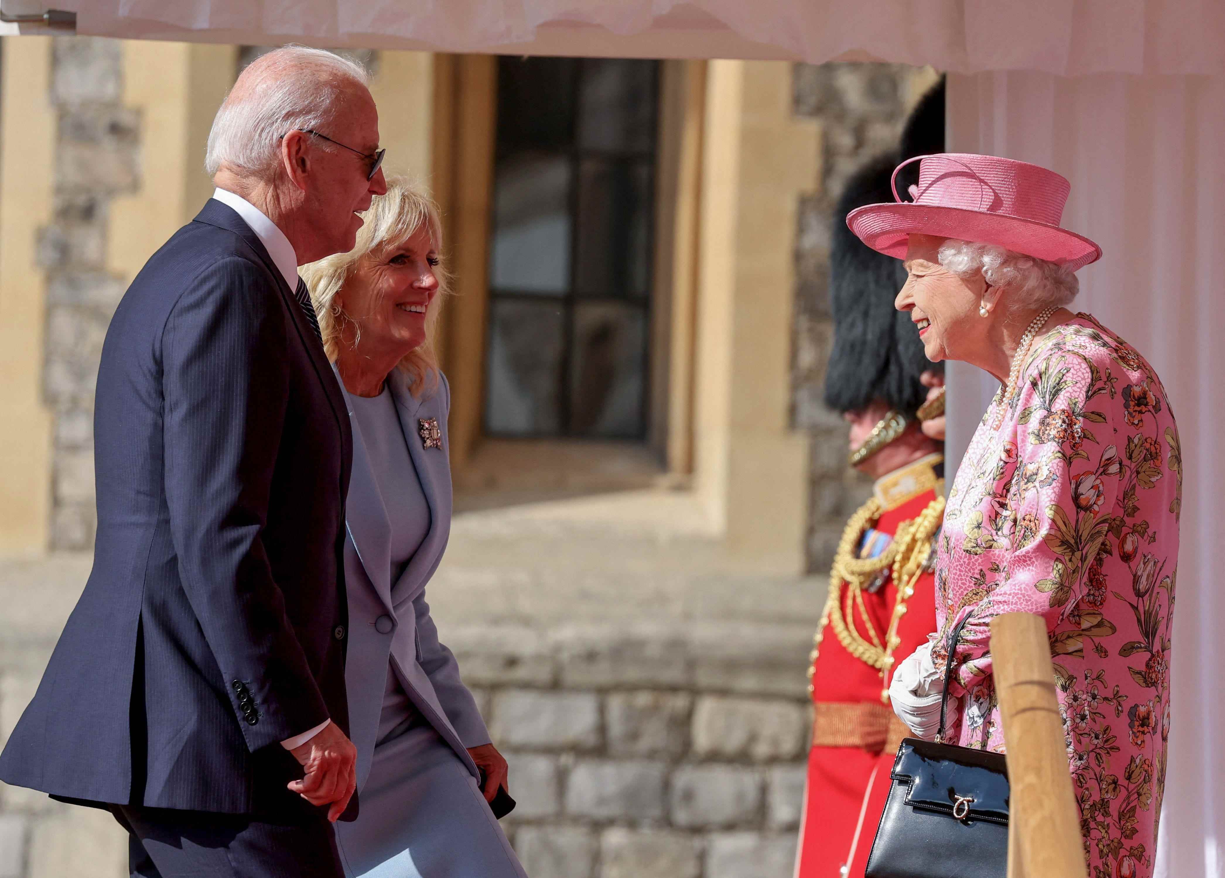 Präsident Joe Biden und Jill Biden treffen Königin Elizabeth auf Schloss Windsor.