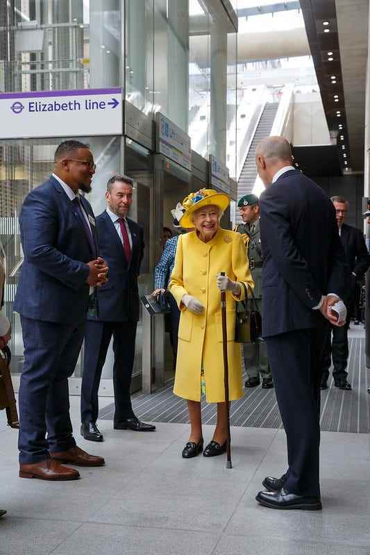 Queen Elizabeth besuchte letzte Woche zum ersten Mal die Elizabeth-Linie.