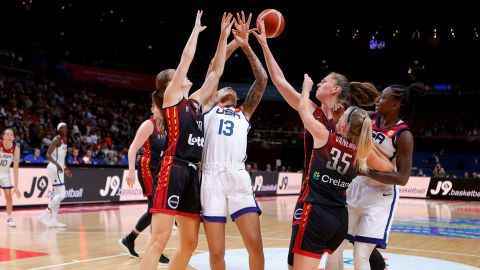 WNBA-Spieler haben bisher für Vereine in der Türkei, Italien und Ungarn unterschrieben, aber russische Mannschaften gemieden.