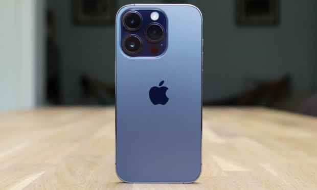 Die Rückseite des iPhone 14 Pro mit dem Kamera-Array.