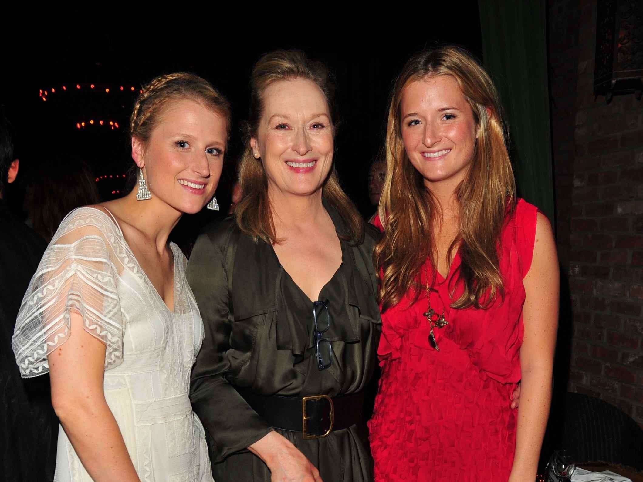 Meryl Streep mit den Töchtern Mamie Gummer und Grace Gummer im Jahr 2009.